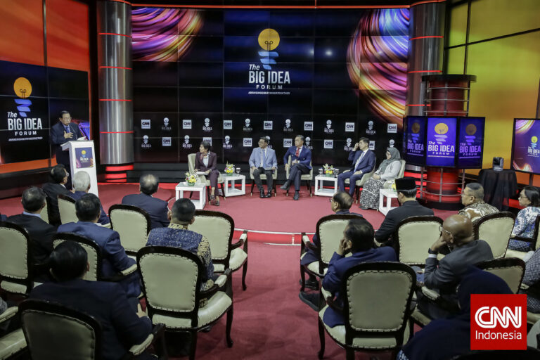 WHY IS PEACE IMPORTANT IN THE WORLD visual data 7